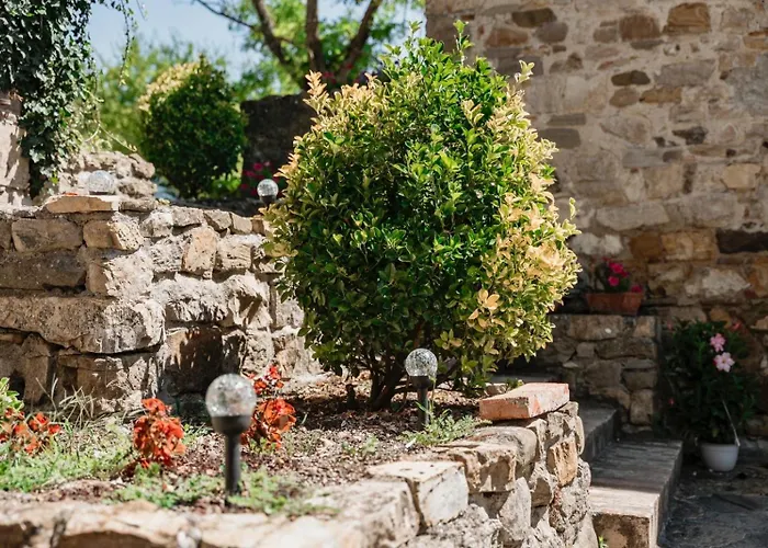 Al Podere Del Nonno Romolo Agroturismo *